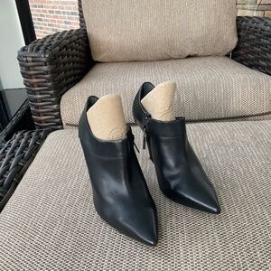 Kenneth Cole Silver edition. Black,7 1/2.